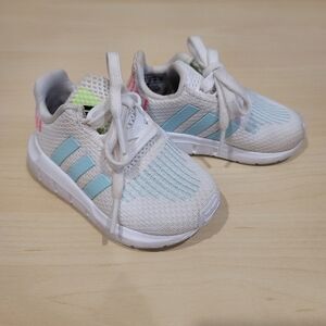 Sz 5K Kids White Aqua Pink Adidas Swift Run 1.0 Sneakers
